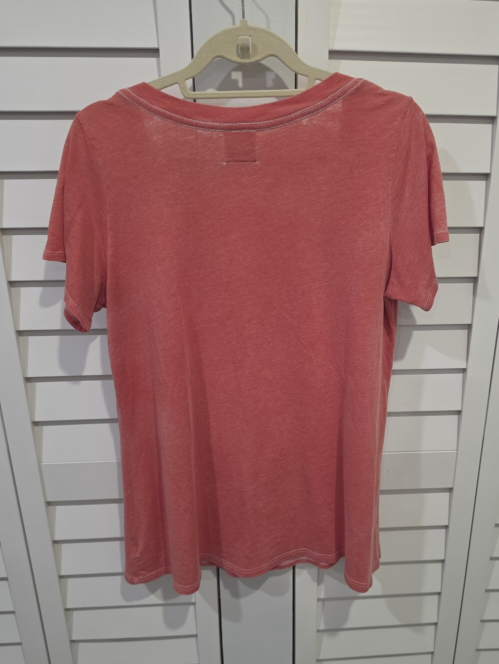 Local Celebrity - V Neck Dear Karma Top T Shirt - Sz. M - Picture 2 of 7